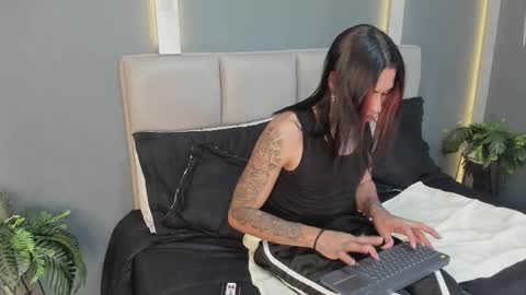 Arohom Lester online show from December 17, 2025, 6:58 pm