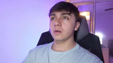 aron__cooper online show from November 13, 2025, 9:25 pm