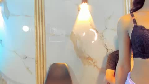 aron and molly online show from November 30, 2025, 11:58 am