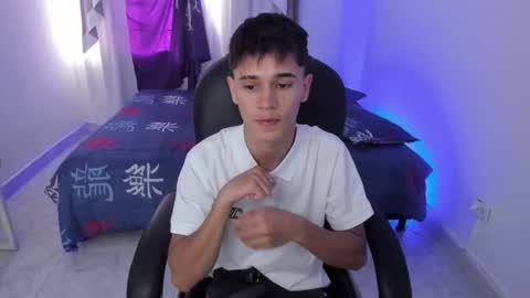 Aaron online show from October 27, 2025, 8:24 pm