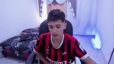 Aaron online show from November 28, 2025, 8:00 pm