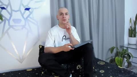 Aron Santoro online show from January 7, 2025, 3:14 am