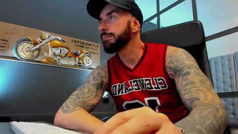 AronGrant online show from November 23, 2025, 11:21 am