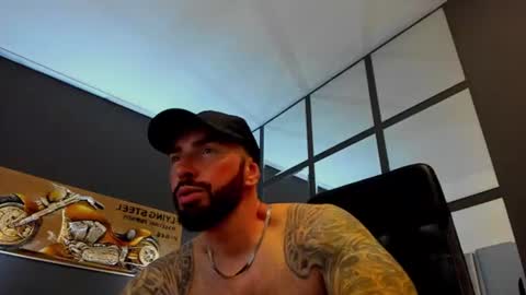 Snapshot of arongrant chatting on July 3, 2026, 9:27 am AronGrant online show from July 3, 2026, 9:27 am