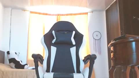 Snapshot of aronmiller404 chatting on January 23, 2025, 2:17 pm aronmiller online show from January 23, 2025, 2:17 pm