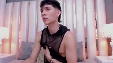 Arontawers online show from April 12, 2026, 9:31 pm