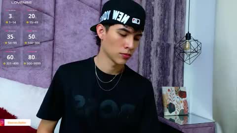 Arontawers online show from May 14, 2026, 8:48 pm