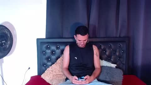 Adrian online show from October 12, 2025, 7:35 pm