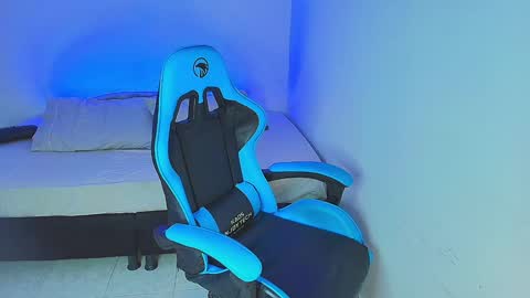 noah and ivy online show from January 13, 2025, 3:23 am