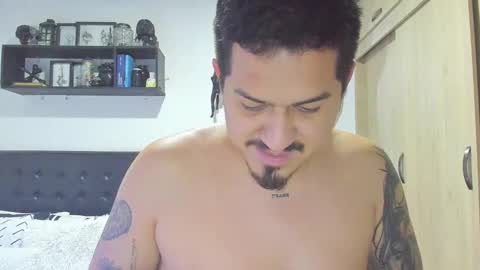 Snapshot of aronwilliams69 chatting on October 28, 2025, 1:42 am ARON Independent model online show from October 28, 2025, 1:42 am