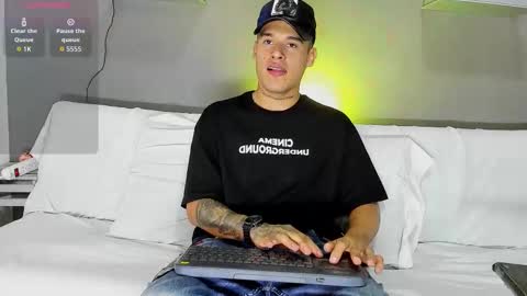 Snapshot of aroon_fit chatting on February 19, 2026, 9:22 pm AROON HOT online show from February 19, 2026, 9:22 pm