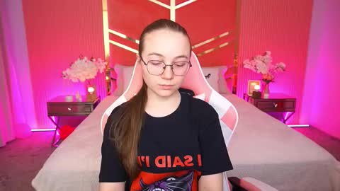 arrinawair online show from December 16, 2025, 9:14 am