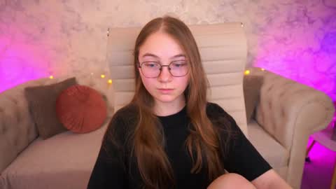 arrinawair online show from June 23, 2026, 7:39 am