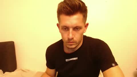 arromwilliam90 online show from December 7, 2024, 11:23 pm