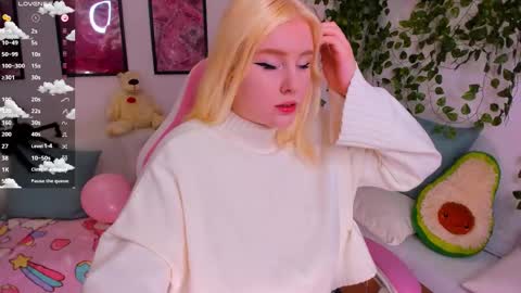 art_lovee_ online show from February 10, 2026, 1:43 am