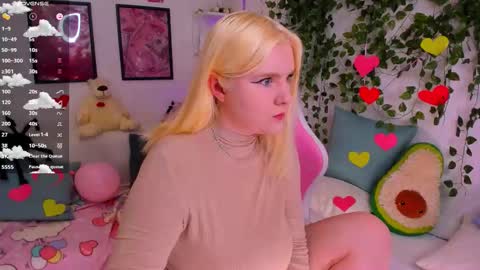 art_lovee_ online show from February 18, 2026, 1:34 am