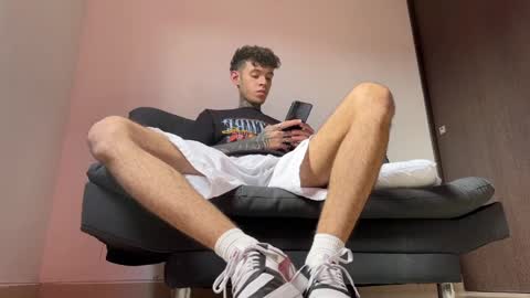   online show from March 12, 2025, 1:19 pm