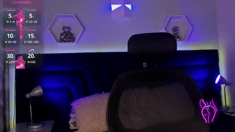 artemis_nyx online show from November 25, 2025, 8:53 pm