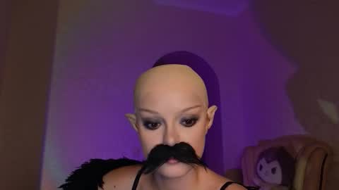 SEE U THURSDAY  online show from October 31, 2025, 9:38 pm