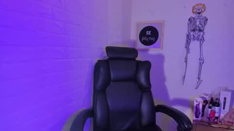 artenisa_tay69 online show from October 22, 2025, 3:51 am