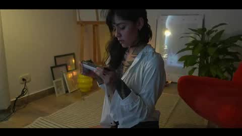 Linda  independent model artgeea online show from April 29, 2026, 9:54 pm