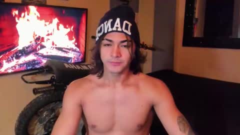 Snapshot of arthur_hunter chatting on February 2, 2026, 3:05 am I AM HERE online show from February 2, 2026, 3:05 am