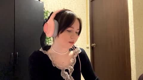 Mary online show from May 9, 2026, 3:39 pm