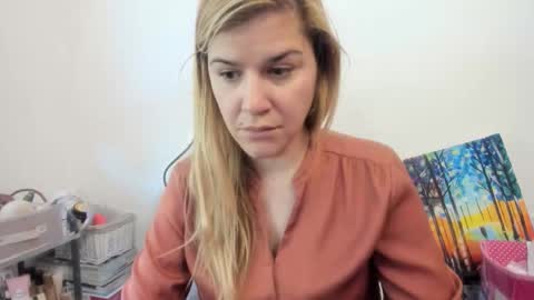 Snapshot of artsyandcraftsy_ chatting on November 13, 2025, 10:36 am MIA online show from November 13, 2025, 10:36 am