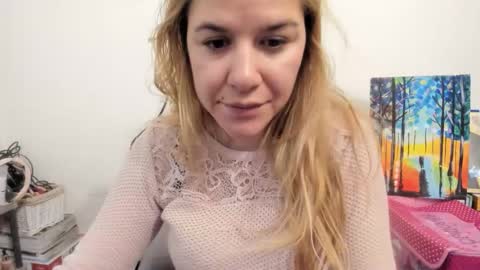 Snapshot of artsyandcraftsy_ chatting on November 19, 2025, 7:19 am MIA online show from November 19, 2025, 7:19 am