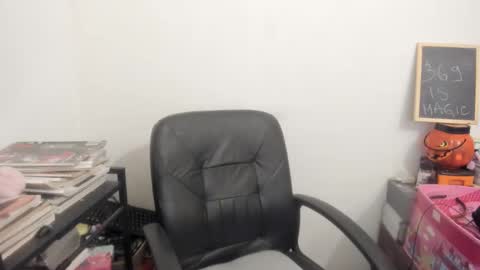 MIA online show from April 2, 2026, 2:37 pm