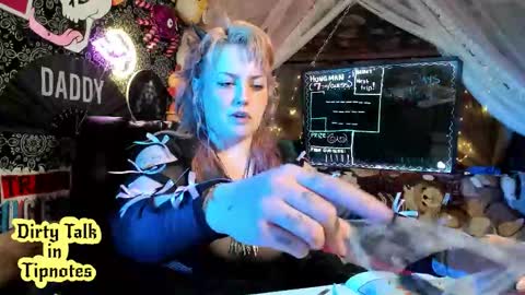 ArtsyHeartsyy online show from March 28, 2026, 12:54 am