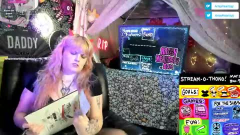 ArtsyHeartsyy online show from May 2, 2026, 2:16 am