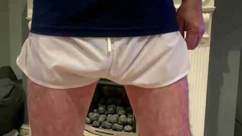 Snapshot of artybee chatting on November 10, 2025, 10:47 am artybee online show from November 10, 2025, 10:47 am