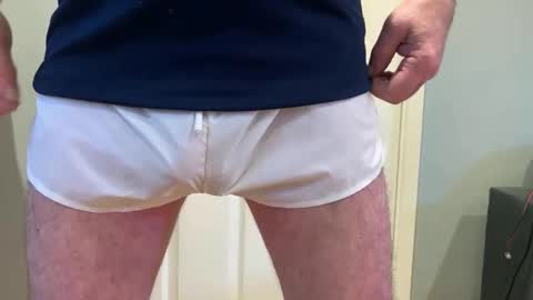 Snapshot of artybee chatting on November 13, 2025, 10:14 am artybee online show from November 13, 2025, 10:14 am