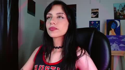   Independent Model online show from April 7, 2026, 7:25 pm