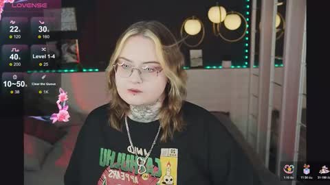 Snapshot of arya__addams chatting on November 7, 2025, 9:48 pm Arya online show from November 7, 2025, 9:48 pm