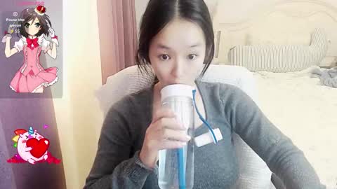 Lily online show from October 27, 2025, 4:05 am