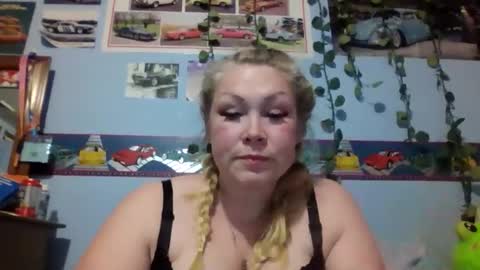 Snapshot of ash0ley chatting on January 14, 2026, 12:16 am ash0ley online show from January 14, 2026, 12:16 am
