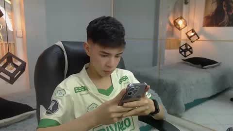 Snapshot of ash_kai chatting on July 8, 2026, 10:25 pm ash_kai online show from July 8, 2026, 10:25 pm