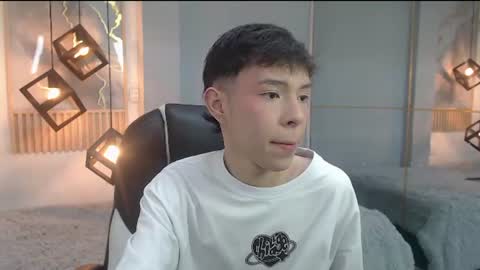 Snapshot of ash_kai chatting on August 1, 2026, 9:03 pm ash_kai online show from August 1, 2026, 9:03 pm