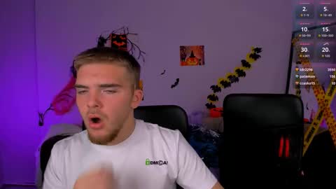 ash_raven_ online show from October 21, 2025, 7:36 pm