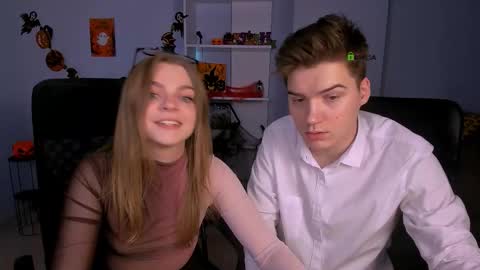 ash_raven_ online show from October 27, 2025, 8:13 pm