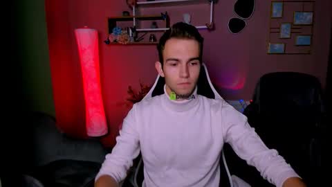 ash_raven_ online show from November 16, 2025, 6:52 am