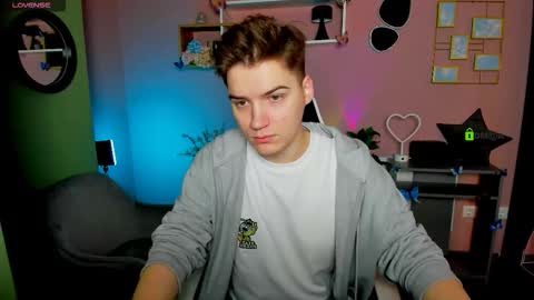 ash_raven_ online show from November 29, 2025, 8:12 pm