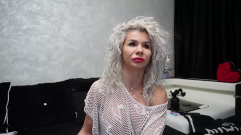 Snapshot of ashadevon_fit chatting on January 3, 2025, 2:43 am Asha online show from January 3, 2025, 2:43 am