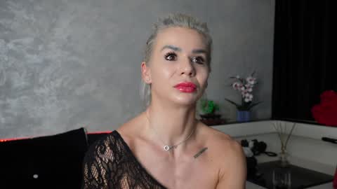 Snapshot of ashadevon_fit chatting on January 26, 2025, 1:20 am Asha online show from January 26, 2025, 1:20 am