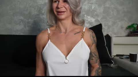 Snapshot of ashadevon_fit chatting on October 13, 2025, 9:53 am Asha online show from October 13, 2025, 9:53 am