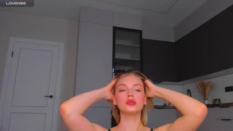 your pretty Ashley online show from December 2, 2024, 7:36 am