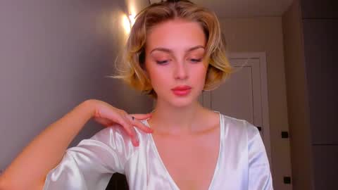 your pretty Ashley online show from February 22, 2025, 6:08 pm