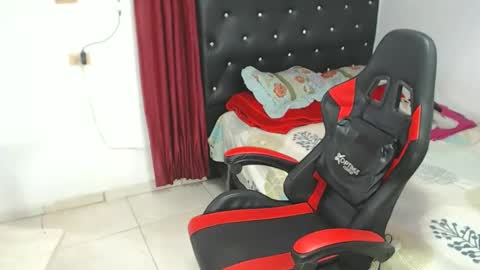 Snapshot of ashelyhots9inches chatting on February 20, 2026, 5:35 pm ashelyhots9inches online show from February 20, 2026, 5:35 pm